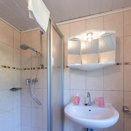 بيت للعطل Luett Huus *